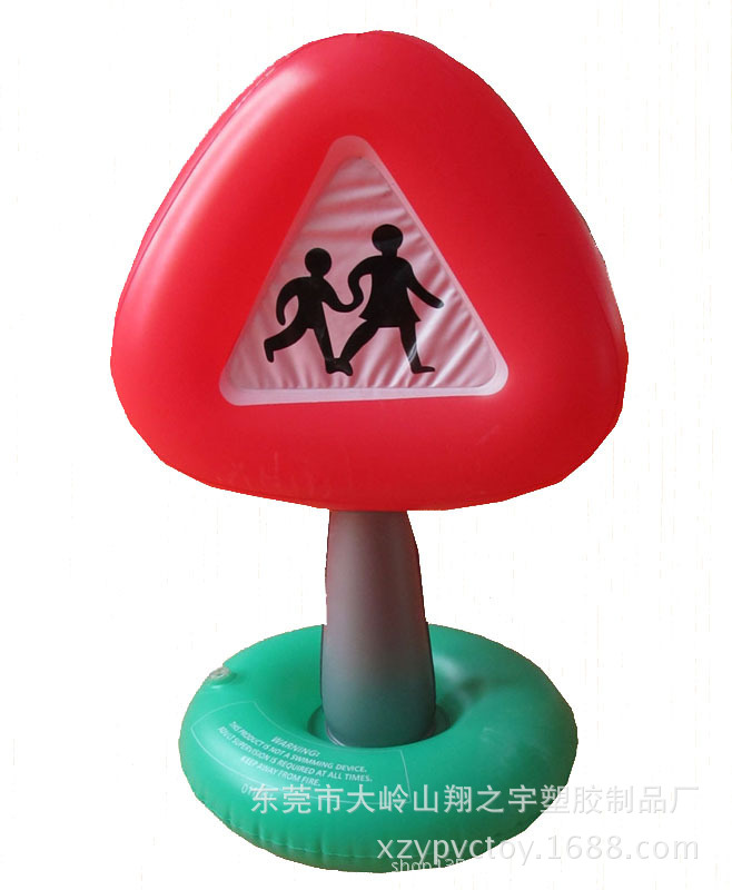 ==产品系列== PVC 充气沙滩用品:沙滩球,沙滩包,动物坐骑,不倒翁,拳击柱 PVC 充气水上用品:充气船,钓鱼船,游泳圈,婴儿水池,成人水池,浮排,冲浪板,水床,水上摩托艇,手臂圈,游泳衣,独木舟,气皮划艇,漂流艇,水上躺椅,婴儿坐骑、座圈 PVC 充气家具:充气沙发,床垫,植绒颈枕,脚盆,桑拿桶,冰桶,坐垫 PVC 充气广告促销用品:广告仿真气模,广告大气球,充气锤子,充气卡通,空中舞星,充气公仔,充气娱乐用品,充气手指、加油手掌 PVC 充气玩具:充气飞机,充气小汽车,充气飞盘,充气棒棒,充气形