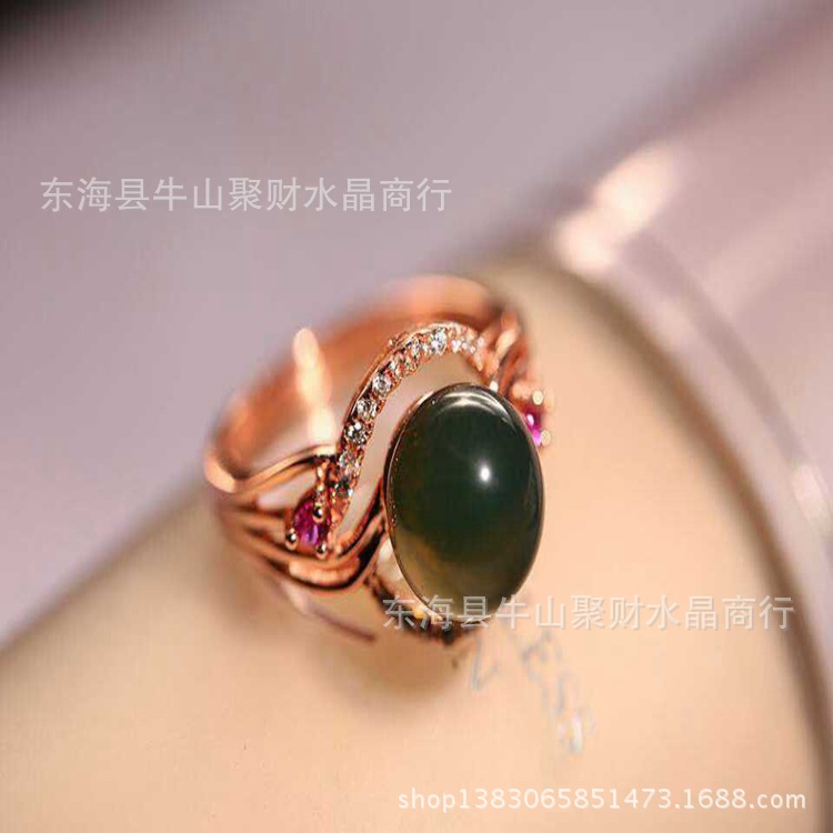产品信息 【品 牌】聚财水晶 【品 名】聚财水晶 天然蓝珀戒指 925纯银镶嵌蓝珀首饰 电镀玫瑰金戒指 【材 质】蓝珀 【规 格】10mm 活扣 【包 装】塑料自封袋 【注 意】产品为实物拍摄 未做任何PS处理 颜色与实物颜色有点差距 要以实物为主 挑剔的客户勿拍